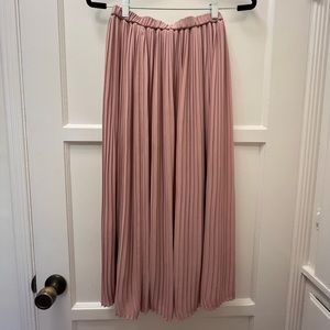 Dusty rose midi skirt.